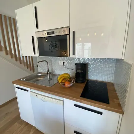 Cozy Renovated House With South-facing Patio And Parking Prázdninový dům