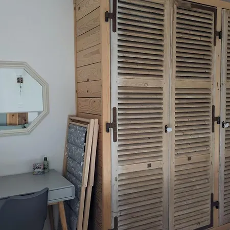 Maison Confort Chaleureuse, Et Commerce * La Flotte
